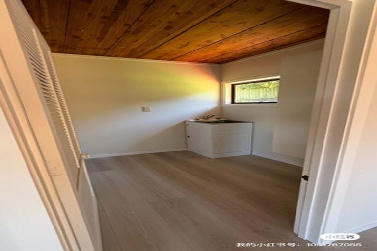 Photo of property in 115 Chelsea View Drive, Chatswood, Auckland, 0626