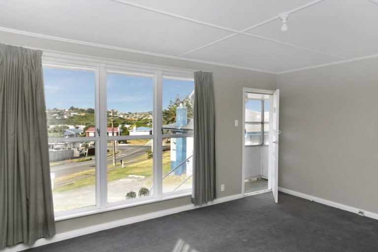 Photo of property in 7 Te Puke Street, Titahi Bay, Porirua, 5022