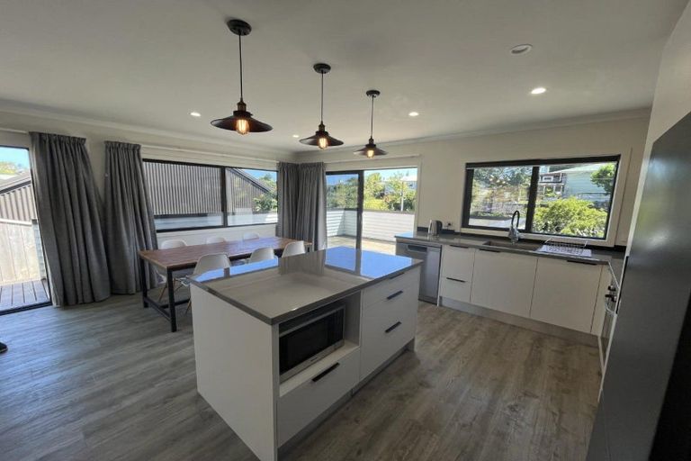 Photo of property in 12 Whakawhiti Street, Marfell, New Plymouth, 4310