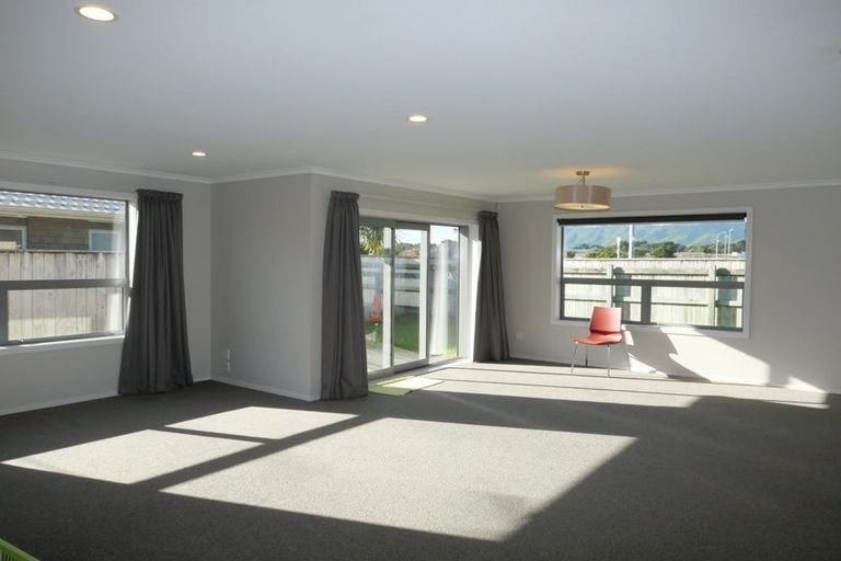 Photo of property in 94 Mazengarb Road, Paraparaumu Beach, Paraparaumu, 5032