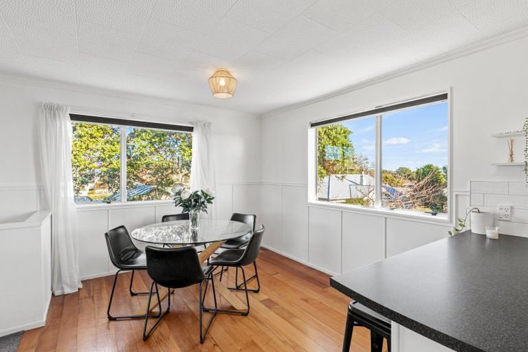 Photo of property in 219a Tukapa Street, Westown, New Plymouth, 4310