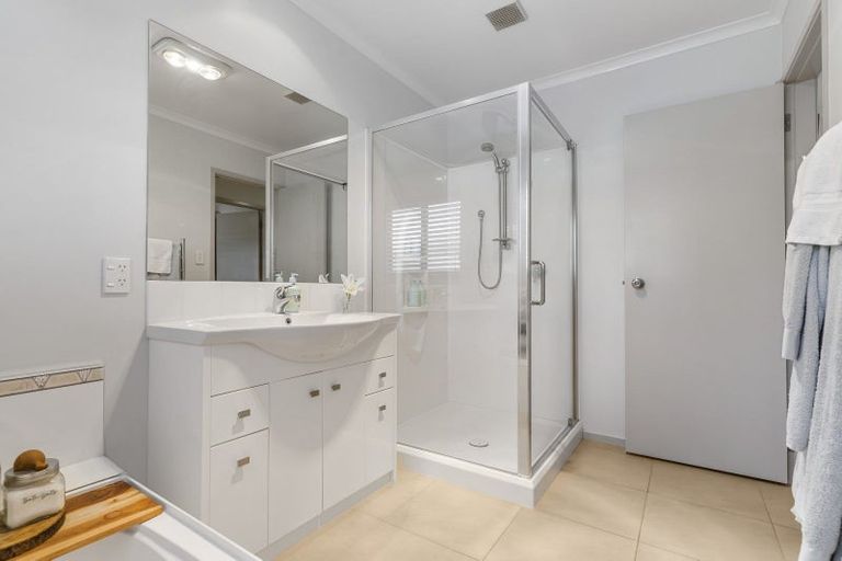 Photo of property in 14 Putaka Place, Papamoa Beach, Papamoa, 3118