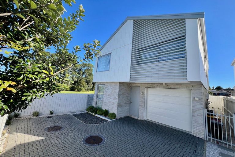 Photo of property in 109 Prince Regent Drive, Half Moon Bay, Auckland, 2012