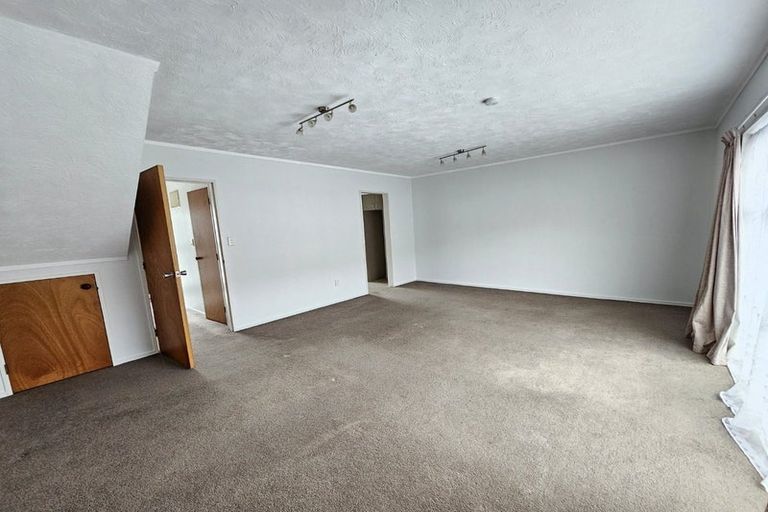 Photo of property in 6/2 Burdendale Grove, Churton Park, Wellington, 6037