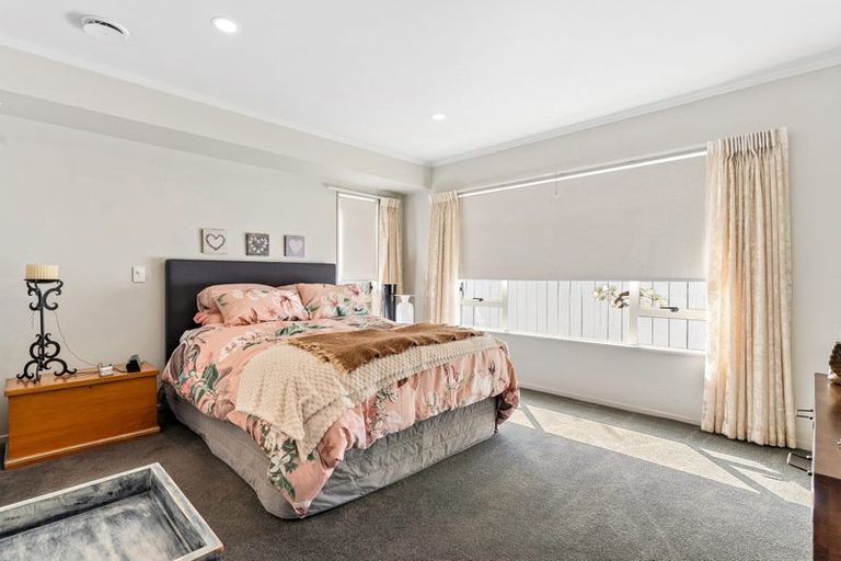 Photo of property in 1/20 Solana Court, Botany Downs, Auckland, 2010