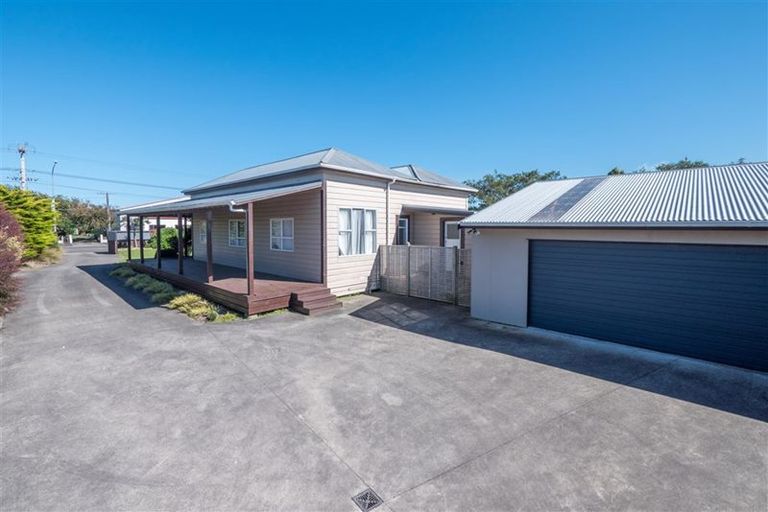 Photo of property in 96 Glover Road, Hawera, 4610