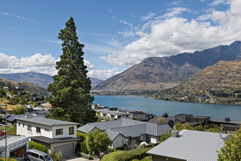 Photo of property in St Andrews Park, 12 Saint Peters Place, Queenstown, 9300