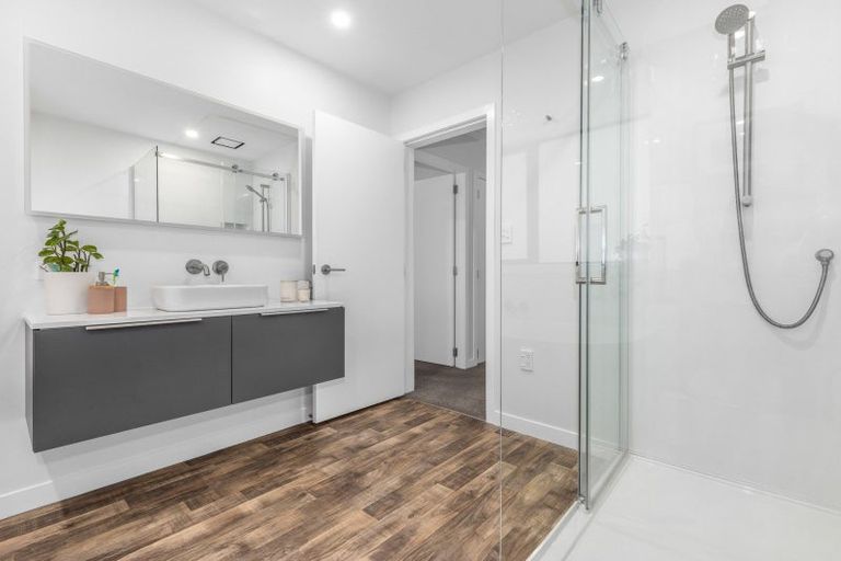 Photo of property in 2/24 Acheron Road, Paremata, Porirua, 5026