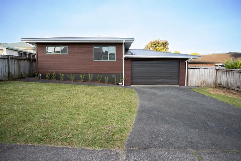 Photo of property in 21 Robinia Place, Snells Beach, 0920