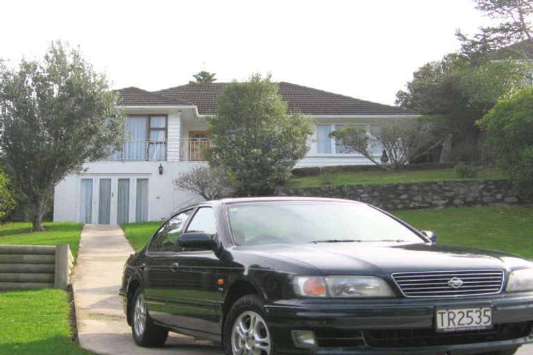 Photo of property in 24 Kiwi Crescent, Tawa, Wellington, 5028