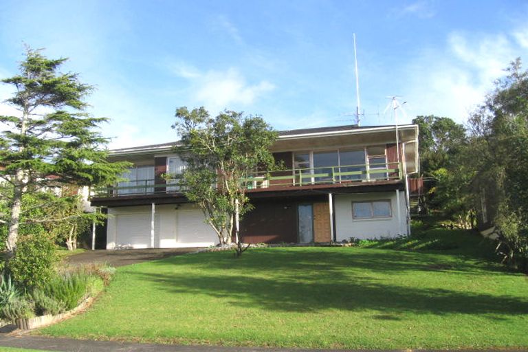 Photo of property in 36 Chatswood Grove, Chatswood, Auckland, 0626