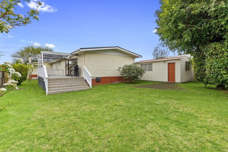 Photo of property in 93 Mcleod Road, Te Atatu South, Auckland, 0610