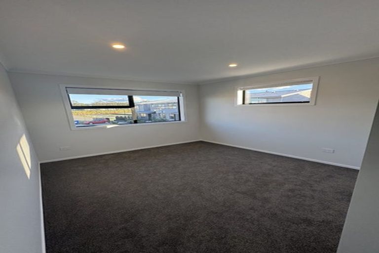 Photo of property in 8/666 Swanson Road, Swanson, Auckland, 0612