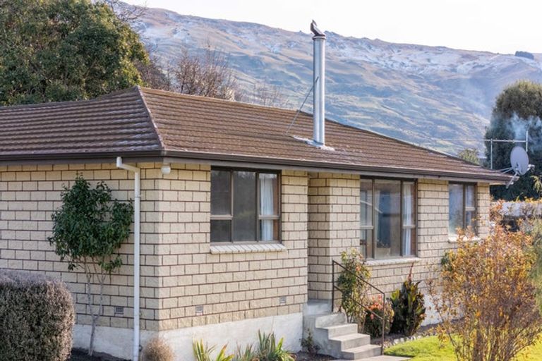 Photo of property in 3 Hawick Street, Roxburgh, 9500