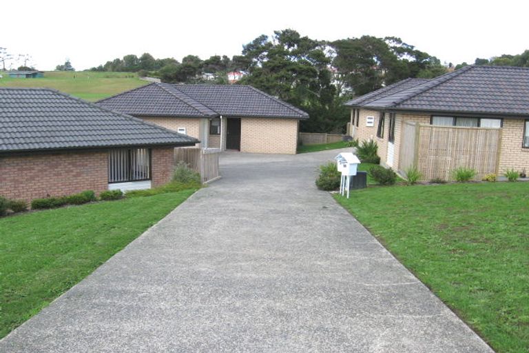 Photo of property in 36 Regents Park Place, Westgate, Auckland, 0614