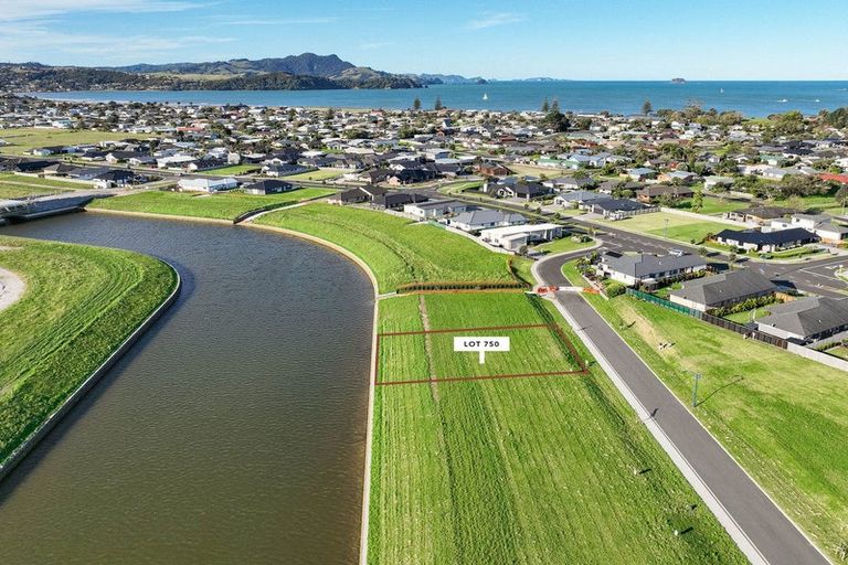 Photo of property in 23 Kahu Crescent, Whitianga, 3510