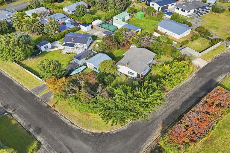 Photo of property in 8 Duncan Street, Waikawa Beach, Manakau, 5573