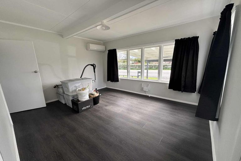 Photo of property in 88 Victoria Street, Carterton, 5713
