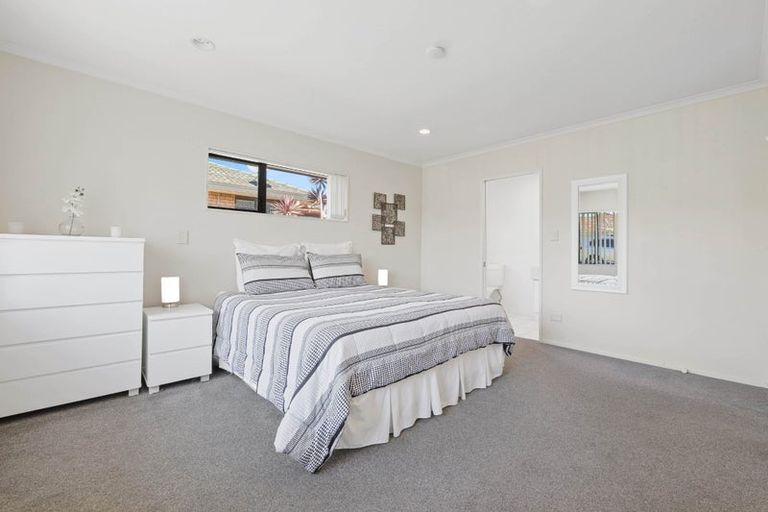 Photo of property in 18 Brittany Drive, Henderson, Auckland, 0612