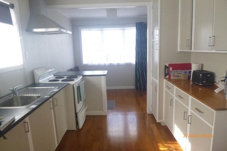 Photo of property in 7 Tatau Way, Te Atatu Peninsula, Auckland, 0610