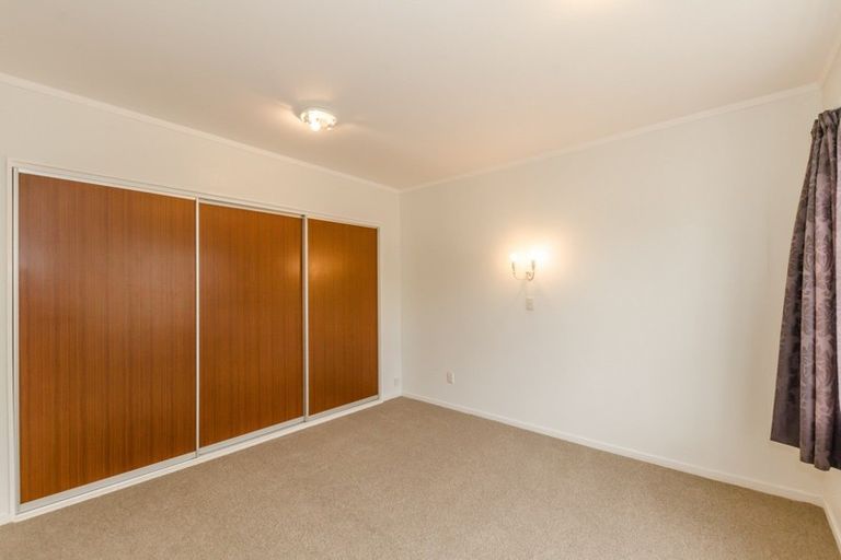 Photo of property in 15 Rewarewa Crescent, Waikanae, 5036