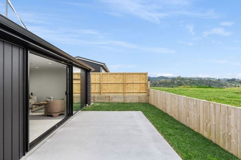 Photo of property in 19a Cowell Crescent, Pyes Pa, Tauranga, 3112