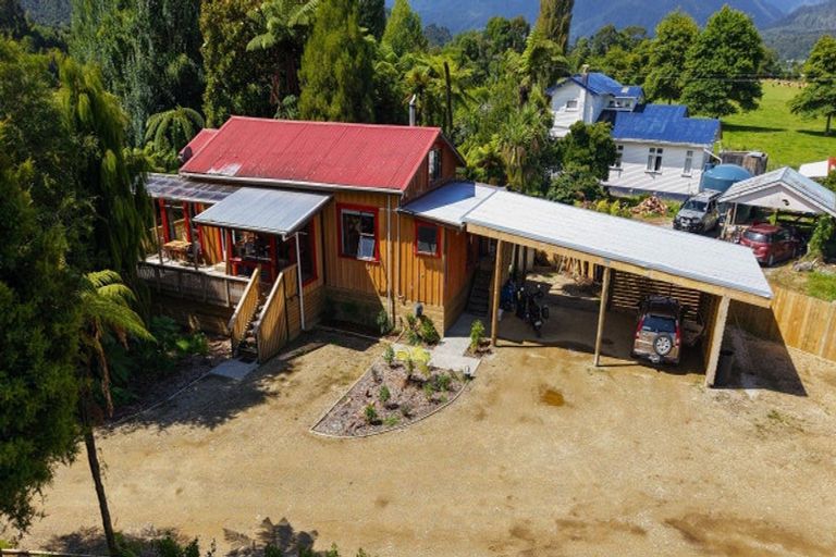 Photo of property in 240 Arapito Road, Karamea, 7893