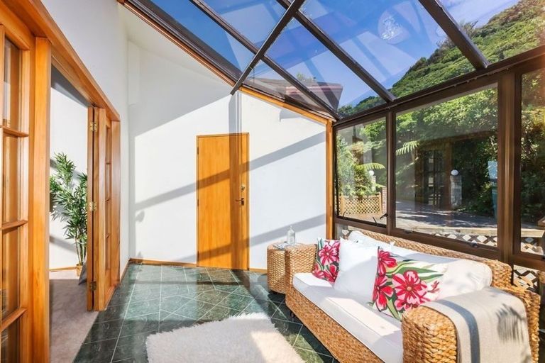 Photo of property in 65 Rama Crescent, Khandallah, Wellington, 6035