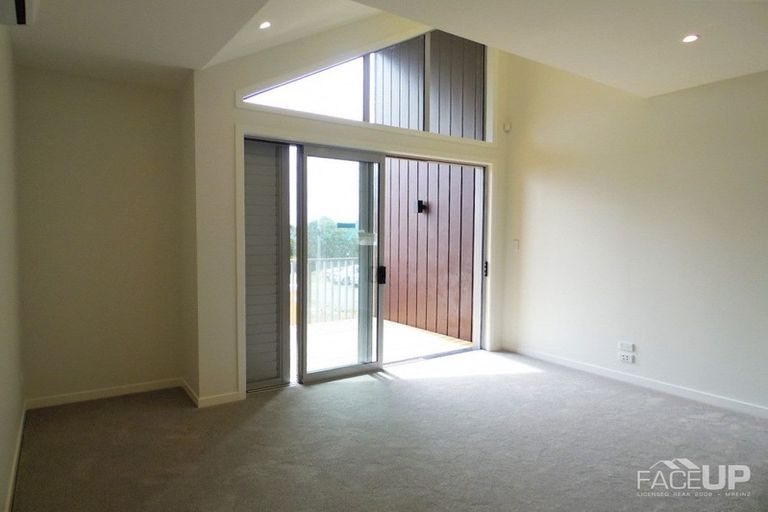 Photo of property in 4/28 Nevill Road, Hobsonville, Auckland, 0616