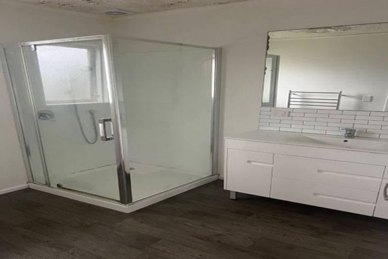 Photo of property in 12 Michelle Place, Mangere, Auckland, 2022