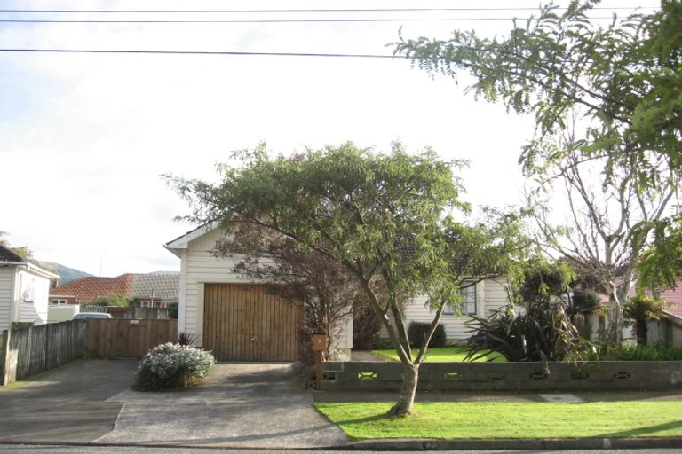 Photo of property in 5 Hodgins Grove, Naenae, Lower Hutt, 5011