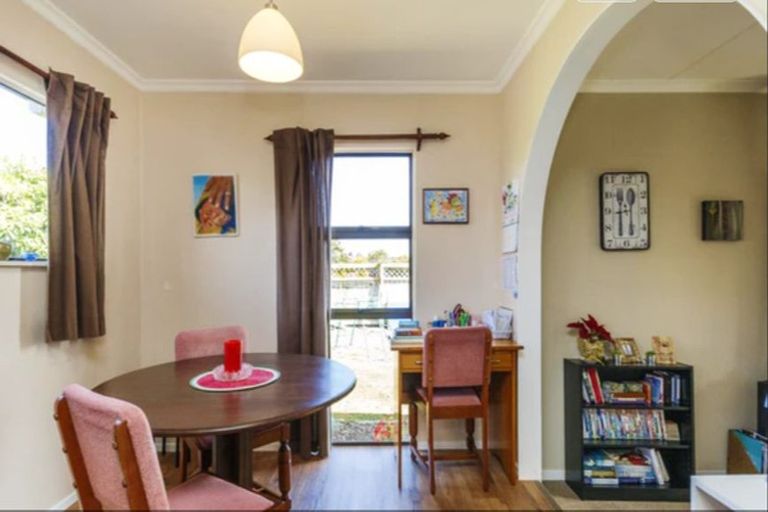 Photo of property in 11 Sandstrom Grove, Feilding, 4702