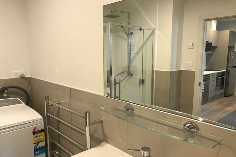 Photo of property in Wyndham Gardens Apartments, 411/30u Red Oaks Drive, Frankton, Queenstown, 9300