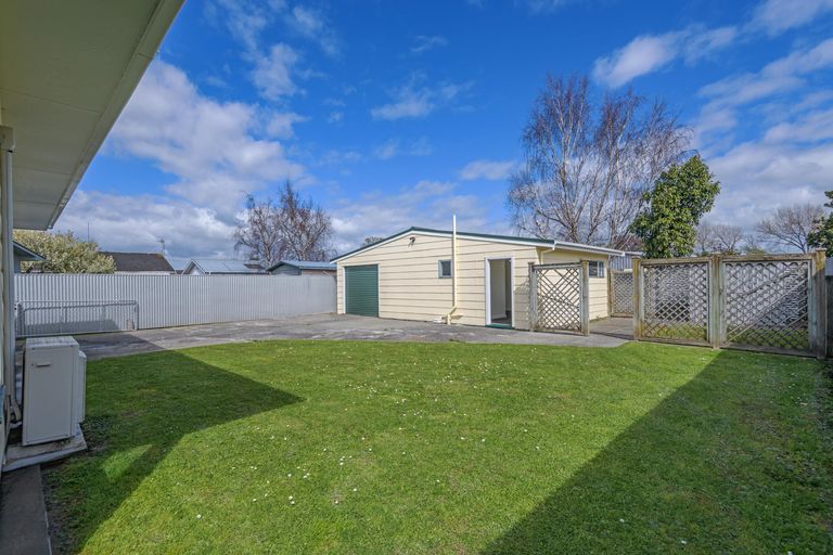 Photo of property in 18 Acacia Street, Kelvin Grove, Palmerston North, 4414