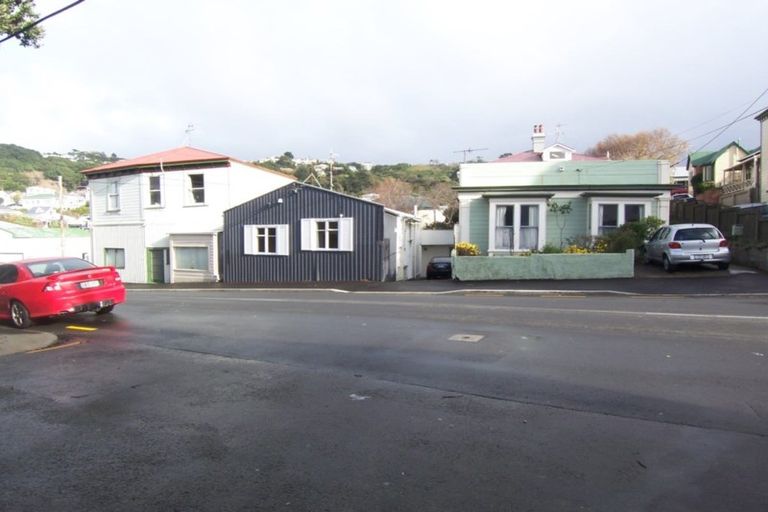Photo of property in 140 Tasman Street, Mount Cook, Wellington, 6021