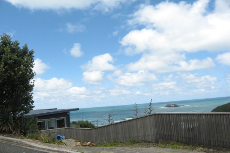Photo of property in 21 Waitea Road, Muriwai, Waimauku, 0881