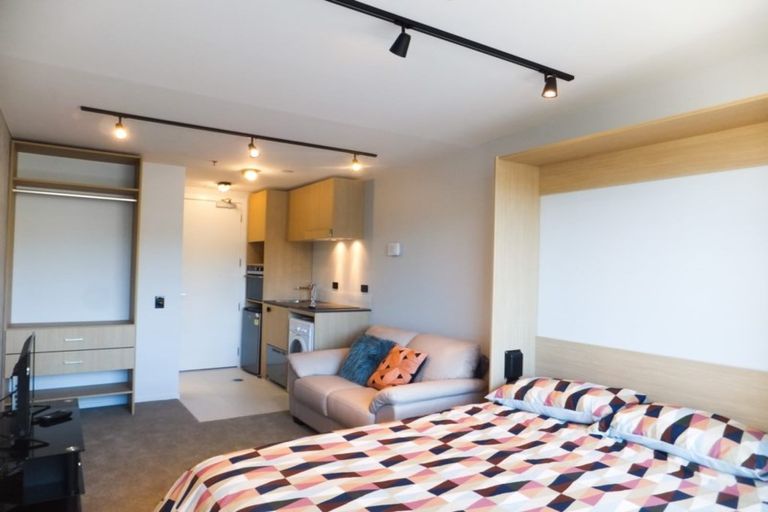 Photo of property in Vedado Apartments, 201/41u Hopper Street, Mount Cook, Wellington, 6011