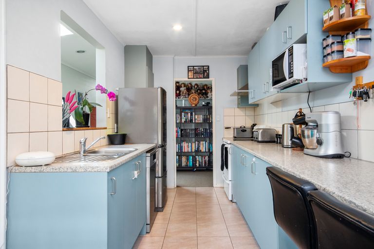 Photo of property in 106 Queen Street, Northcote Point, Auckland, 0627
