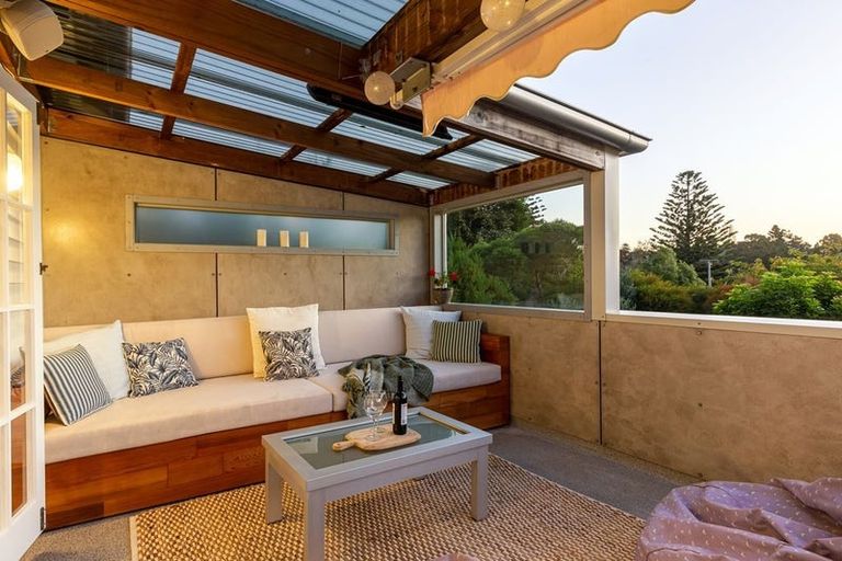 Photo of property in 2/22 Roseberry Avenue, Birkenhead, Auckland, 0626