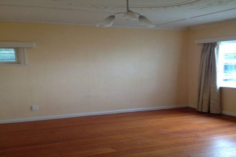 Photo of property in 5 Westland Road, Mount Cook, Wellington, 6021