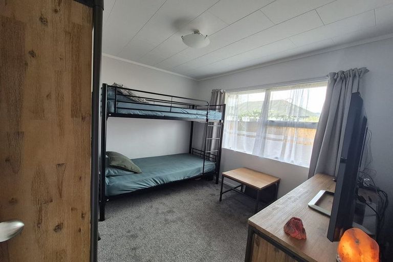 Photo of property in 2/9 Whitley Avenue, Ebdentown, Upper Hutt, 5018