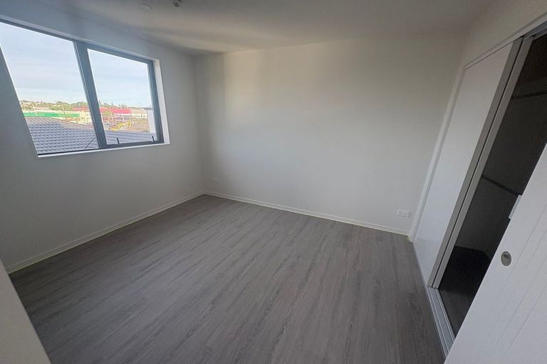Photo of property in 47 Dale Crescent, Pakuranga, Auckland, 2010