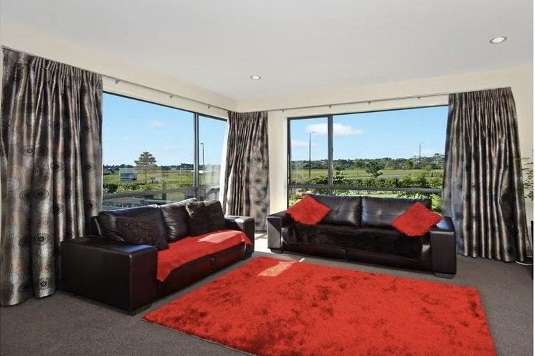 Photo of property in 2 Vivian Road, Silverdale, 0932