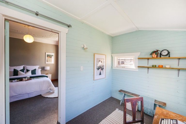 Photo of property in 3 Cuba Street, Takaro, Palmerston North, 4412