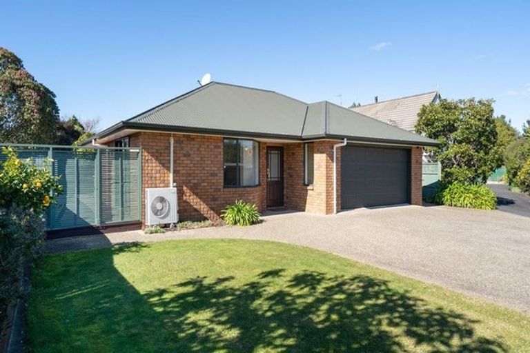 Photo of property in 27 Bowen Street, Cambridge, 3434