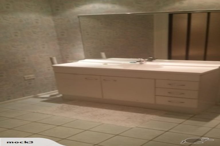 Photo of property in 35 Cyclarama Crescent, Massey, Auckland, 0614