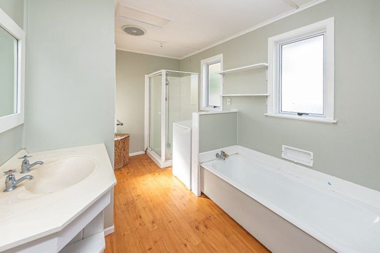 Photo of property in 12 Manuka Street, Castlecliff, Whanganui, 4501