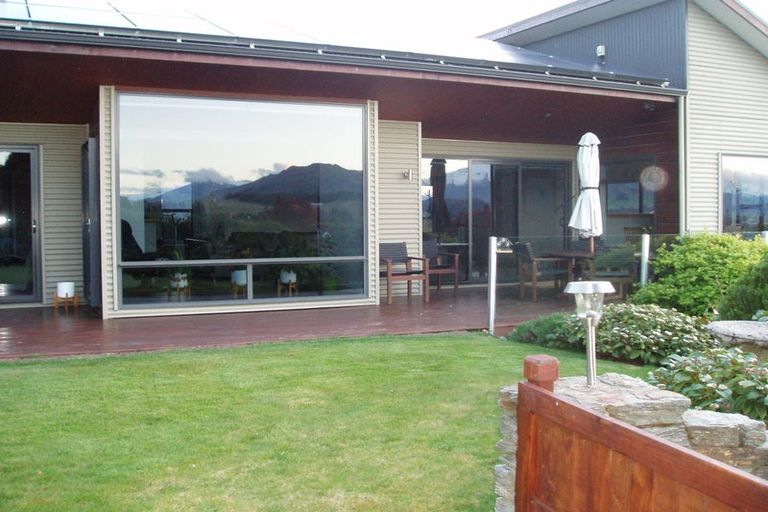 Photo of property in 9 Fastness Crescent, Wanaka, 9305