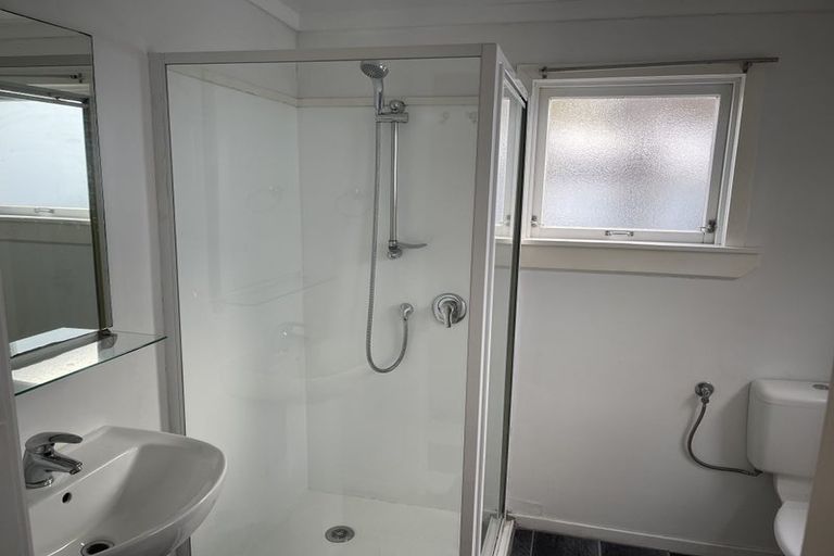 Photo of property in 2 Chaucer Road, Hospital Hill, Napier, 4110