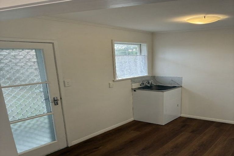 Photo of property in 14 Helena Street, Massey, Auckland, 0614